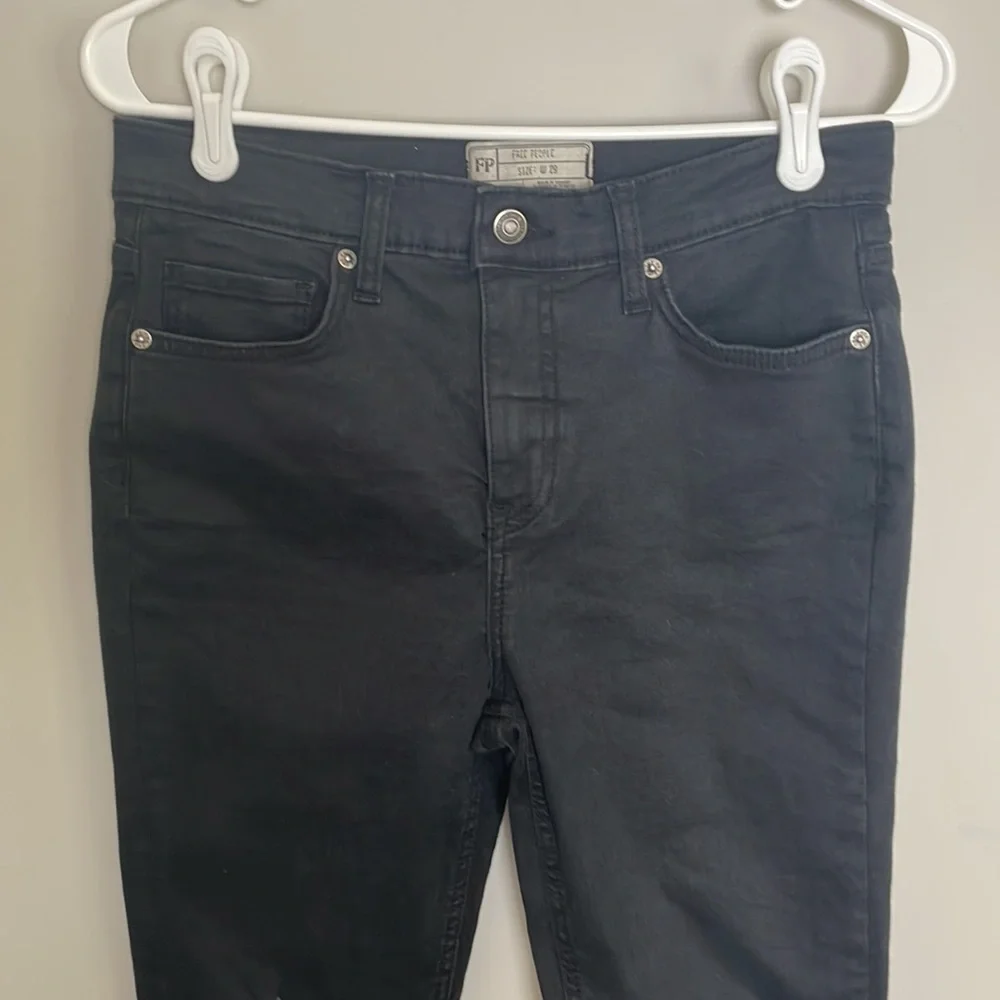 Free People Busted Knee Black Skinny Jeans- Size 29 - Picture 3 of 12